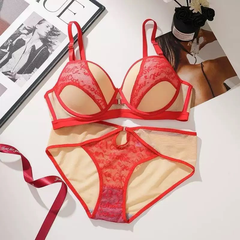 Elegant Lace Push-Up Bra & Panty Set – Premium Women's Lingerie