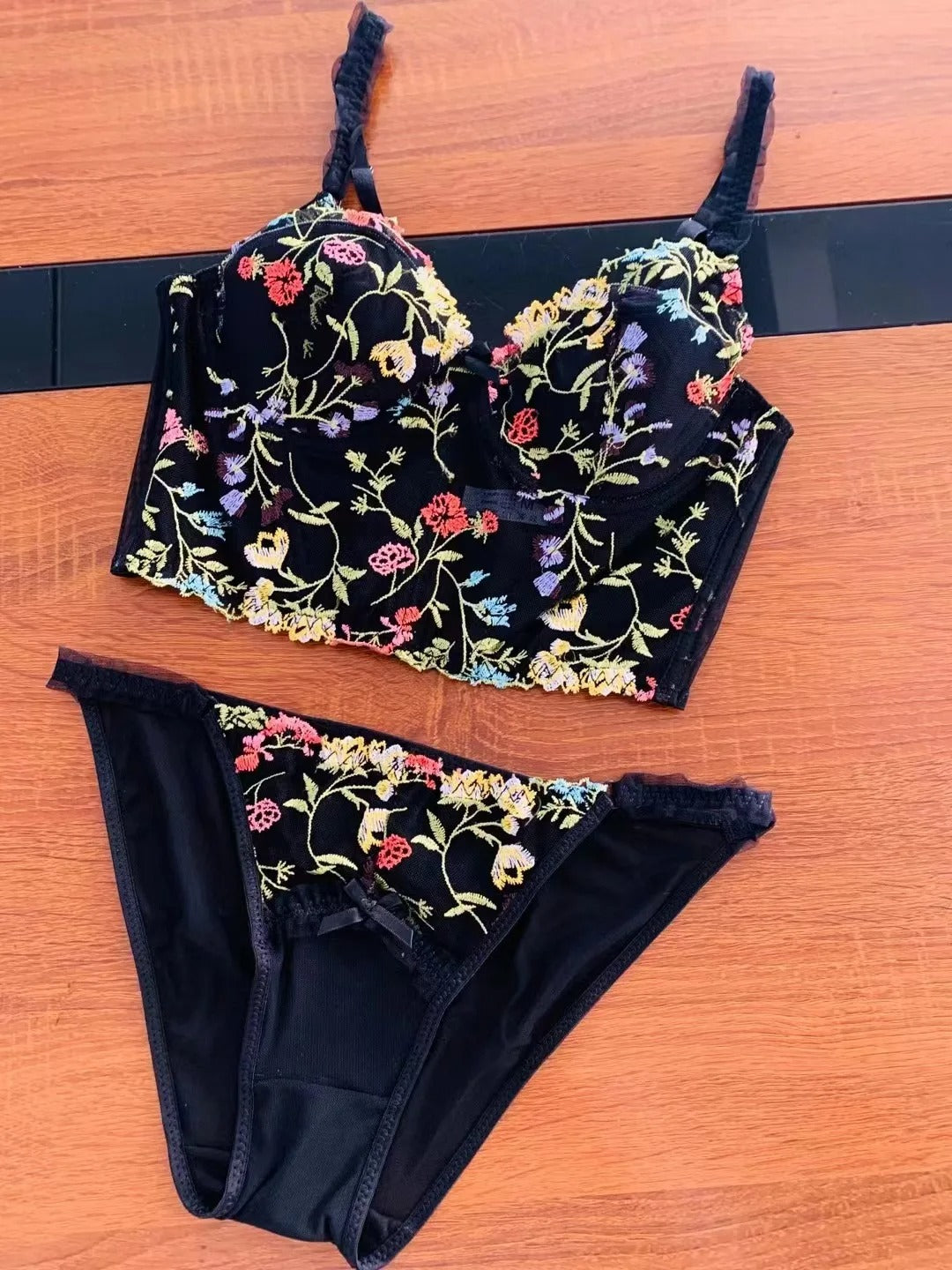 Lace Embroidery  Romantic Floral Push-Up