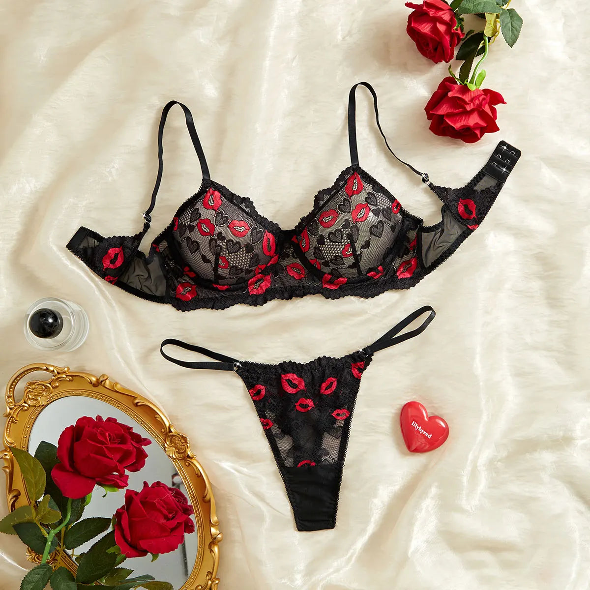 Love Notes Lip-Print Lace Bra Set